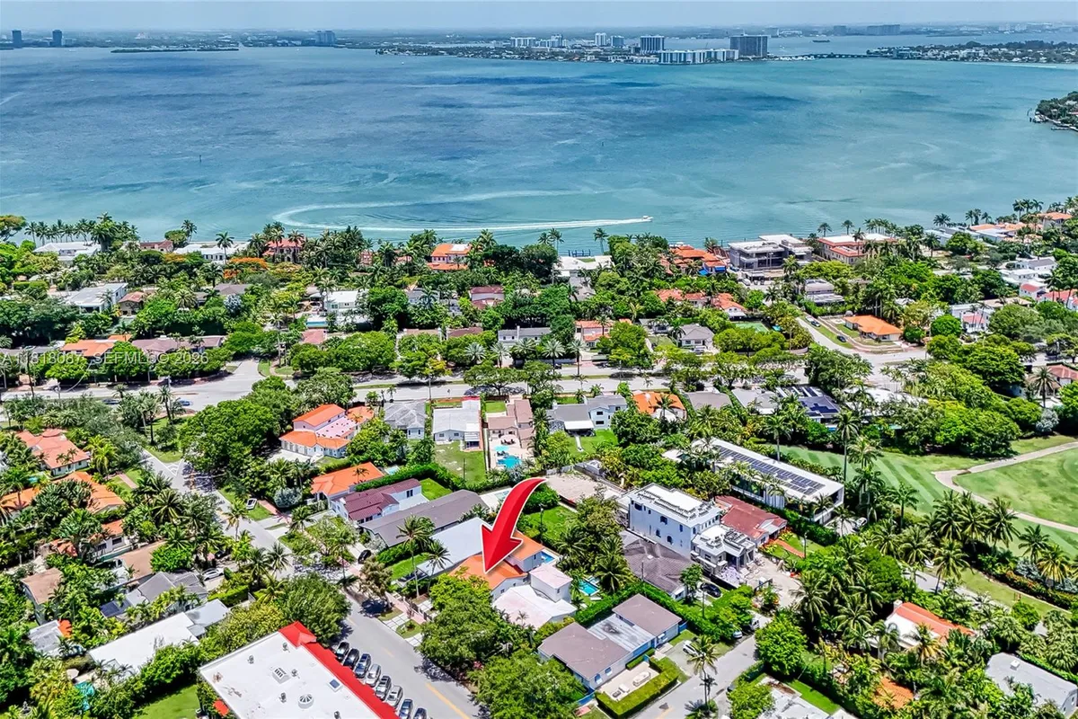 719 W 51st St, Miami Beach FL 33140