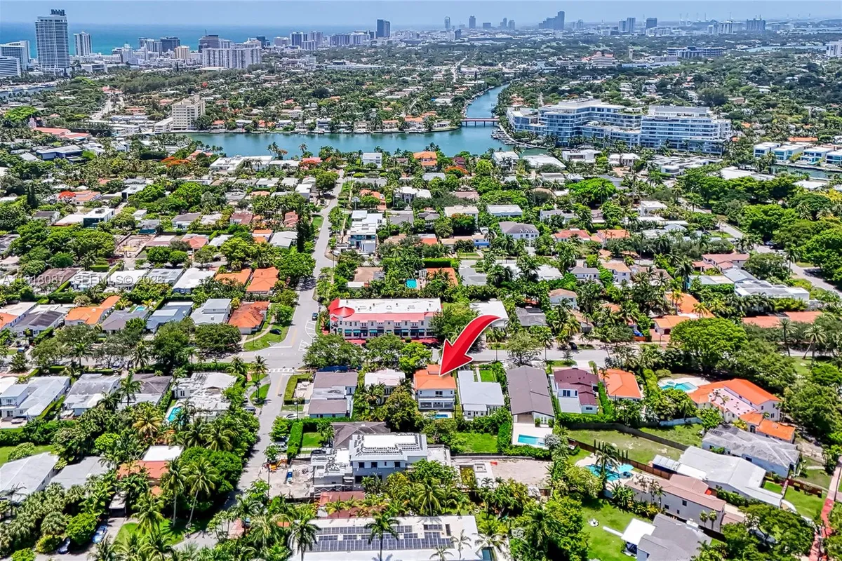 719 W 51st St, Miami Beach FL 33140