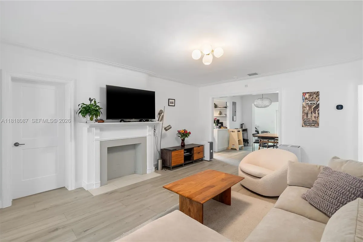 719 W 51st St, Miami Beach FL 33140