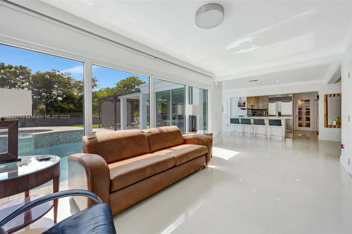 11230 SW 69th Ct, Pinecrest FL 33156