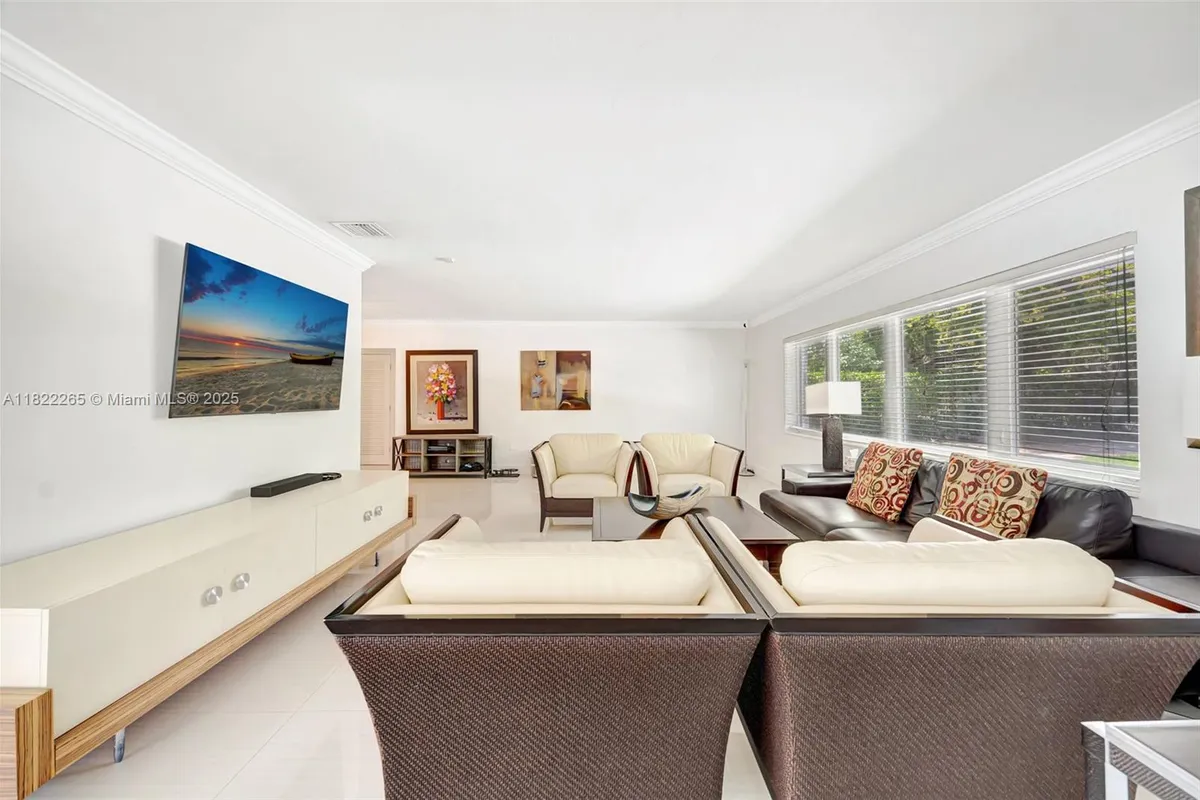 11230 SW 69th Ct, Pinecrest FL 33156