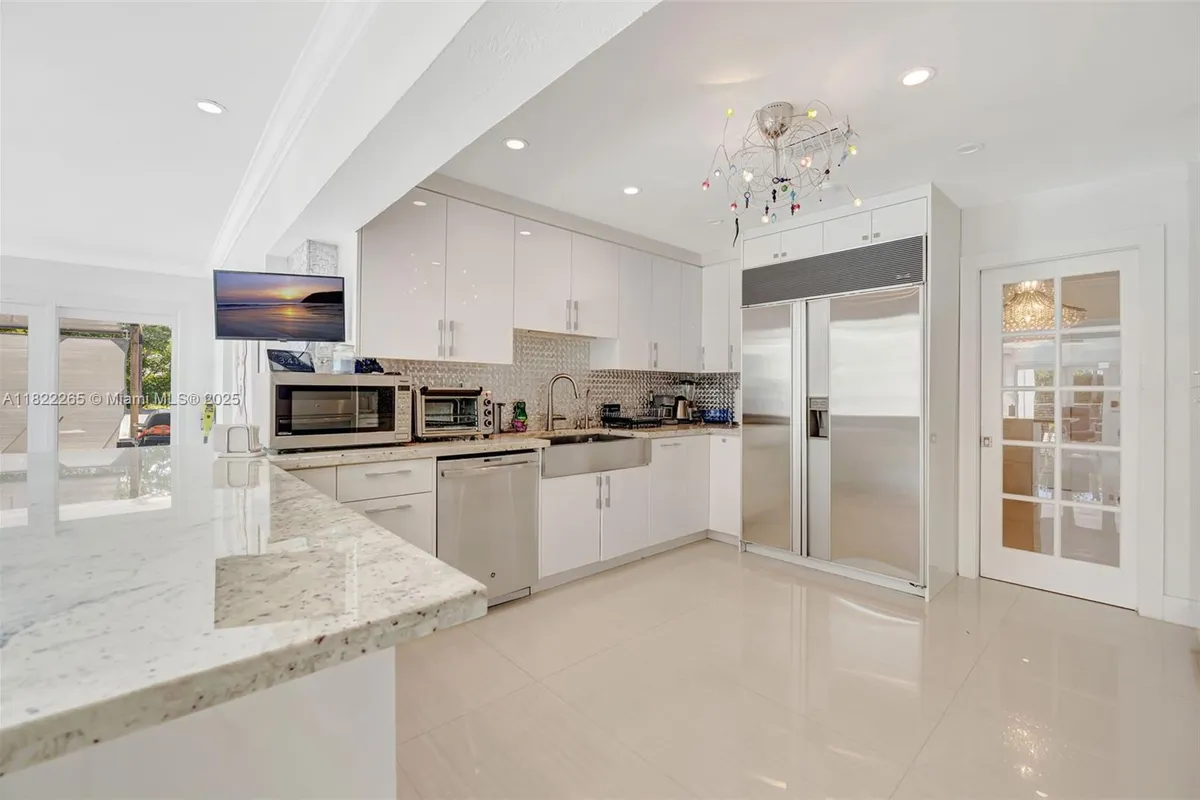 11230 SW 69th Ct, Pinecrest FL 33156