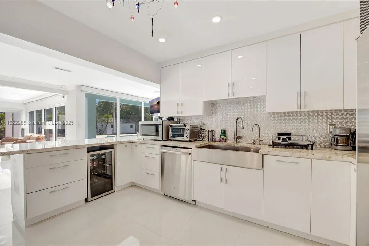 11230 SW 69th Ct, Pinecrest FL 33156