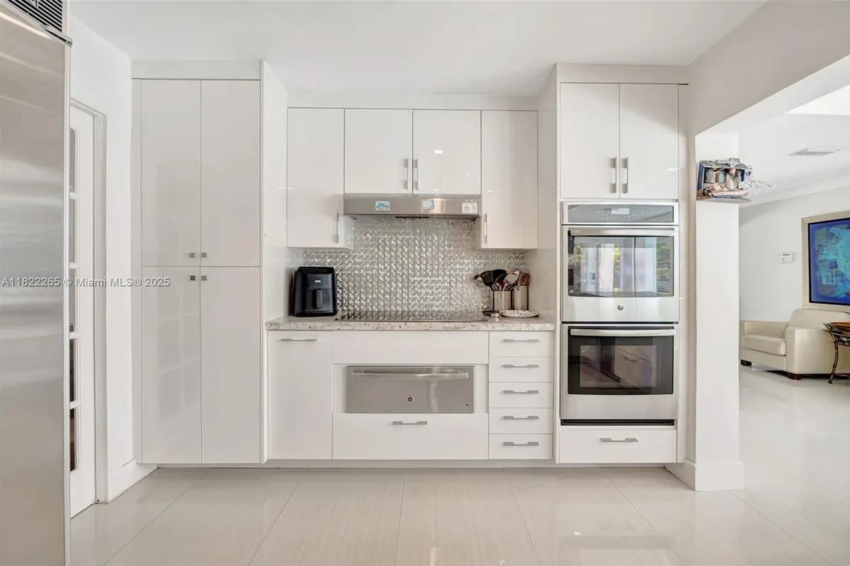 11230 SW 69th Ct, Pinecrest FL 33156