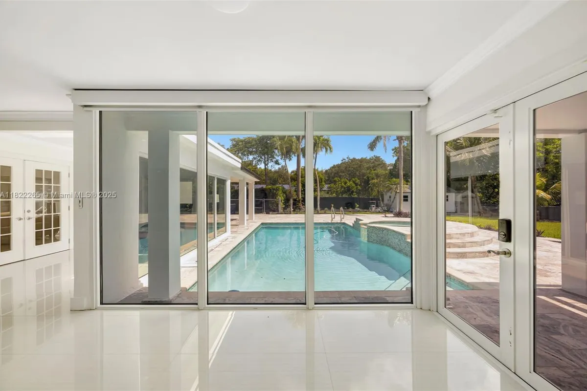 11230 SW 69th Ct, Pinecrest FL 33156