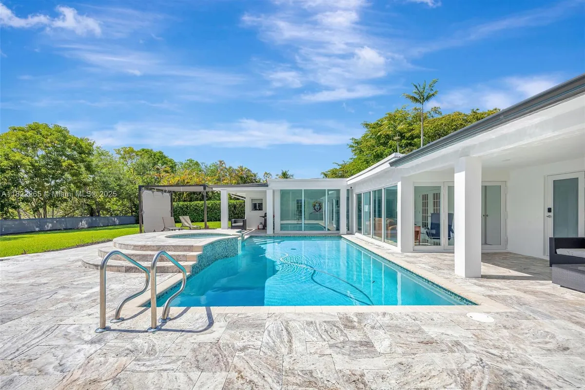 11230 SW 69th Ct, Pinecrest FL 33156