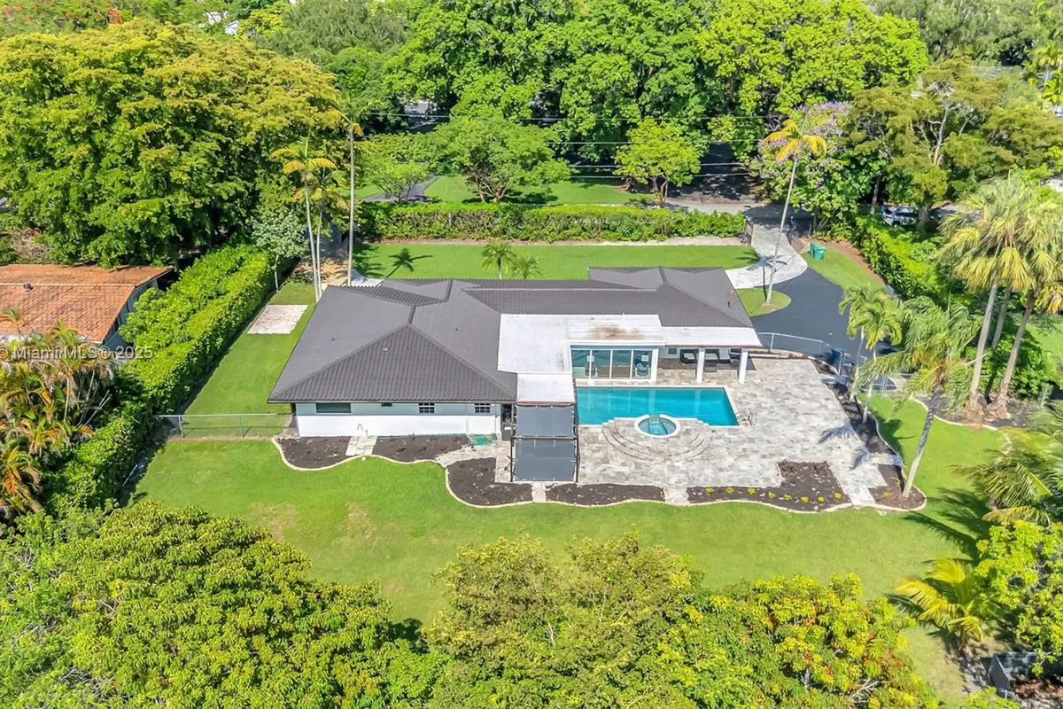 11230 SW 69th Ct, Pinecrest FL 33156