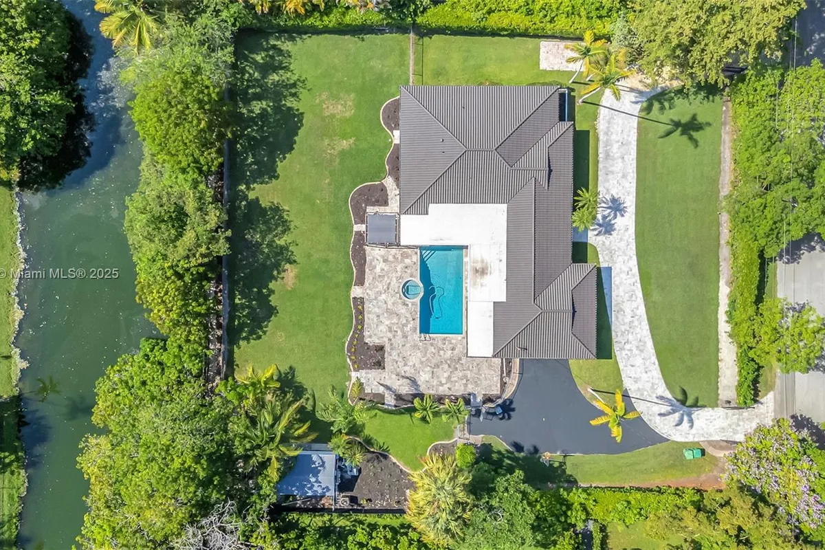 11230 SW 69th Ct, Pinecrest FL 33156