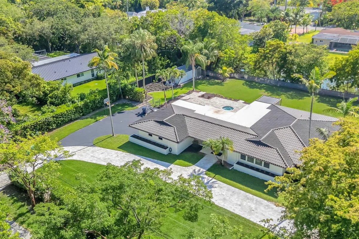 11230 SW 69th Ct, Pinecrest FL 33156