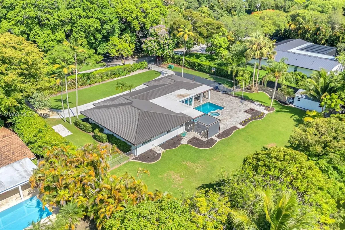 11230 SW 69th Ct, Pinecrest FL 33156