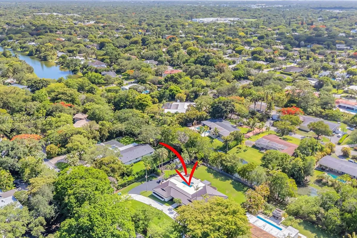 11230 SW 69th Ct, Pinecrest FL 33156