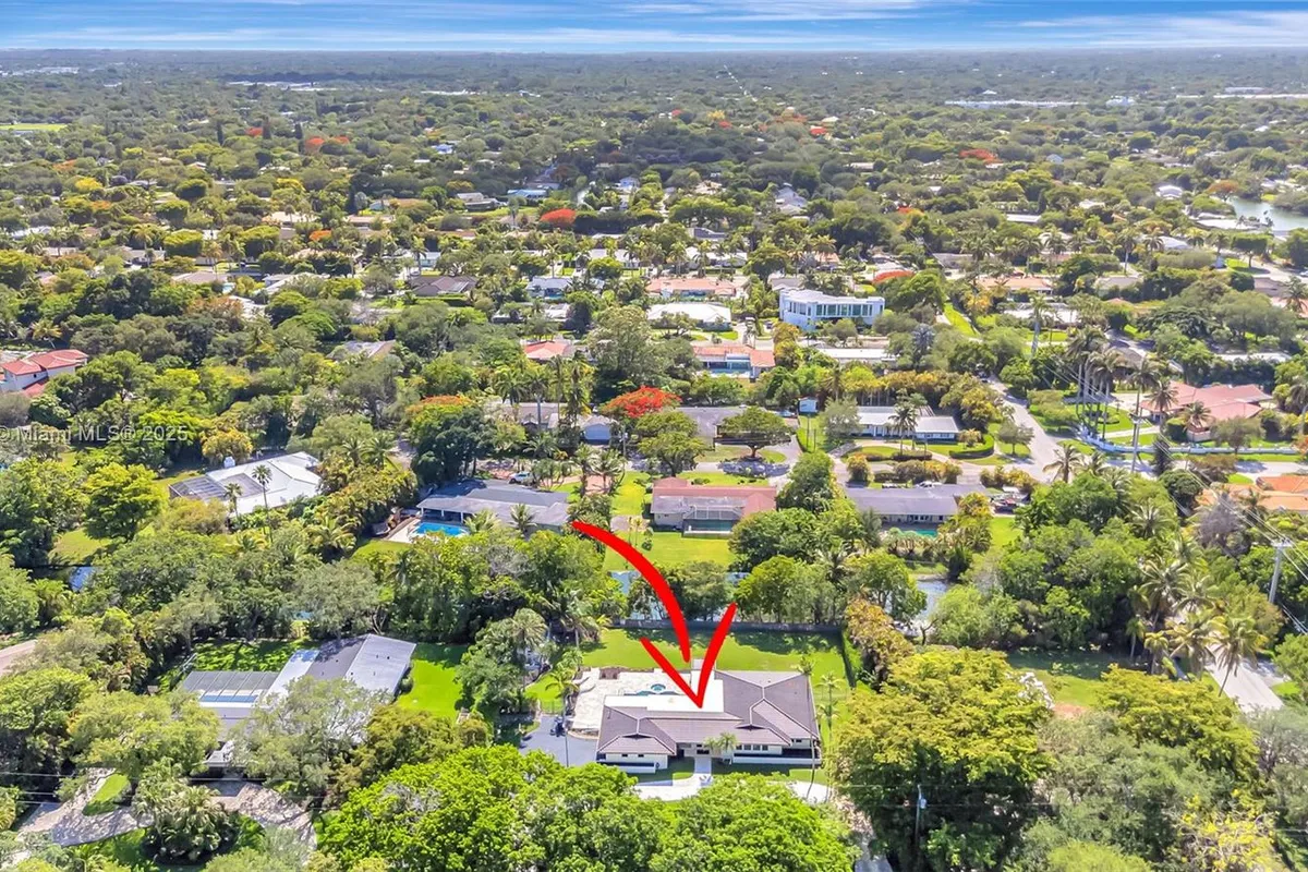 11230 SW 69th Ct, Pinecrest FL 33156