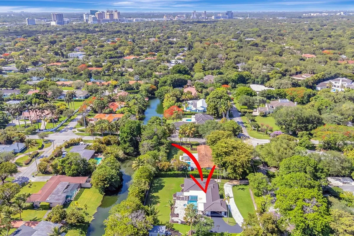 11230 SW 69th Ct, Pinecrest FL 33156