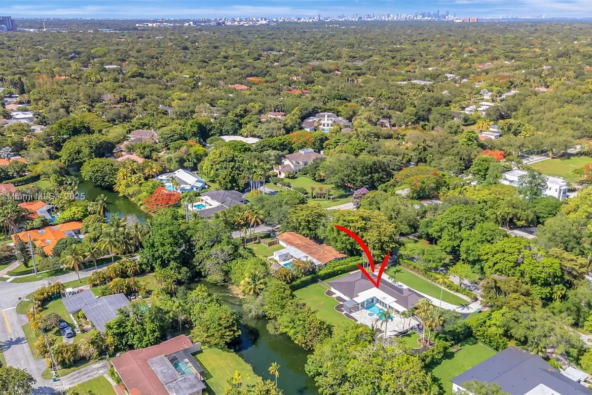 11230 SW 69th Ct, Pinecrest FL 33156