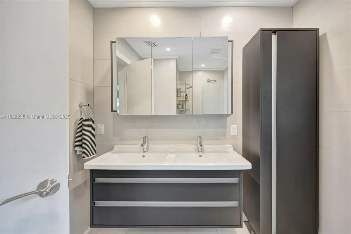 11230 SW 69th Ct, Pinecrest FL 33156