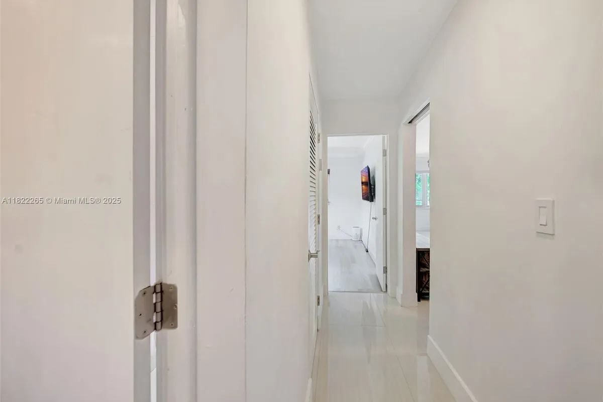 11230 SW 69th Ct, Pinecrest FL 33156