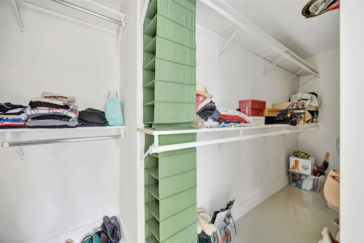 11230 SW 69th Ct, Pinecrest FL 33156