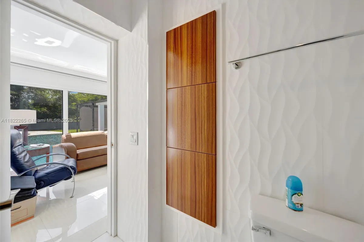 11230 SW 69th Ct, Pinecrest FL 33156