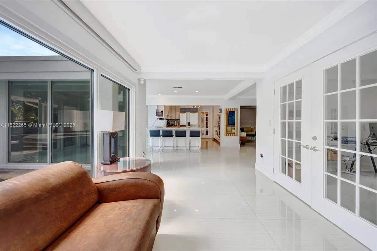 11230 SW 69th Ct, Pinecrest FL 33156