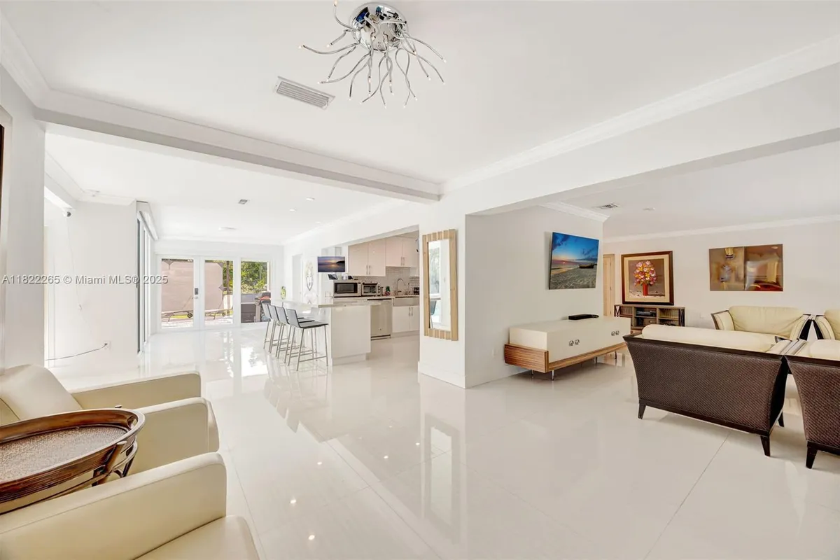 11230 SW 69th Ct, Pinecrest FL 33156