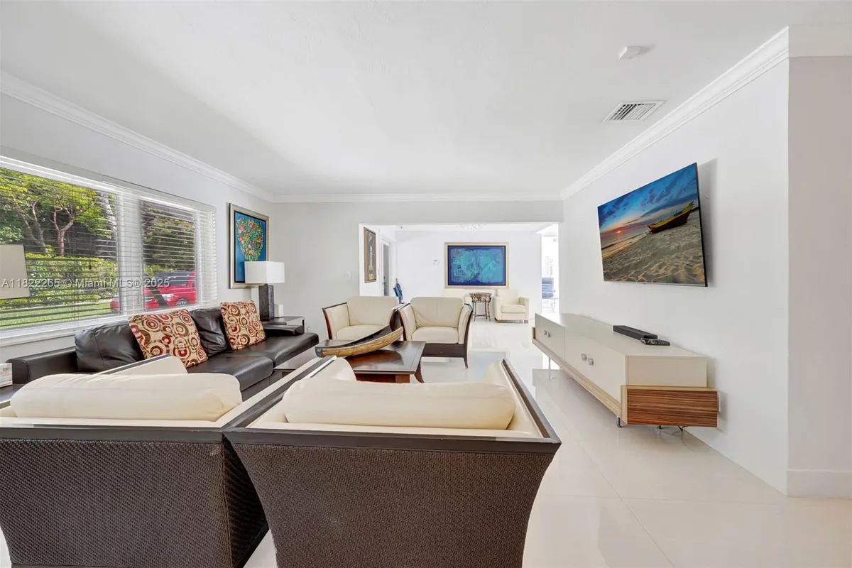 11230 SW 69th Ct, Pinecrest FL 33156