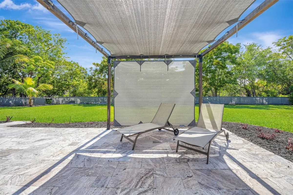 11230 SW 69th Ct, Pinecrest FL 33156