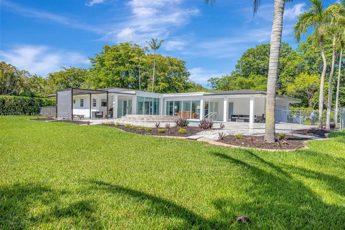 11230 SW 69th Ct, Pinecrest FL 33156