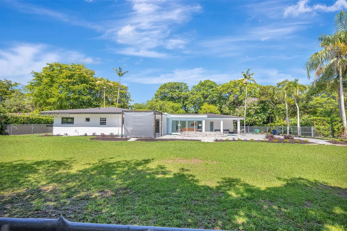 11230 SW 69th Ct, Pinecrest FL 33156