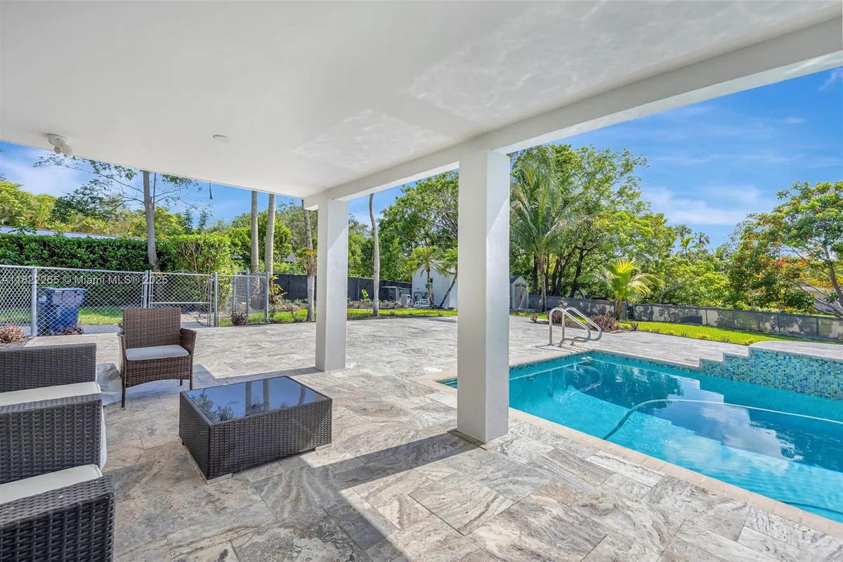 11230 SW 69th Ct, Pinecrest FL 33156