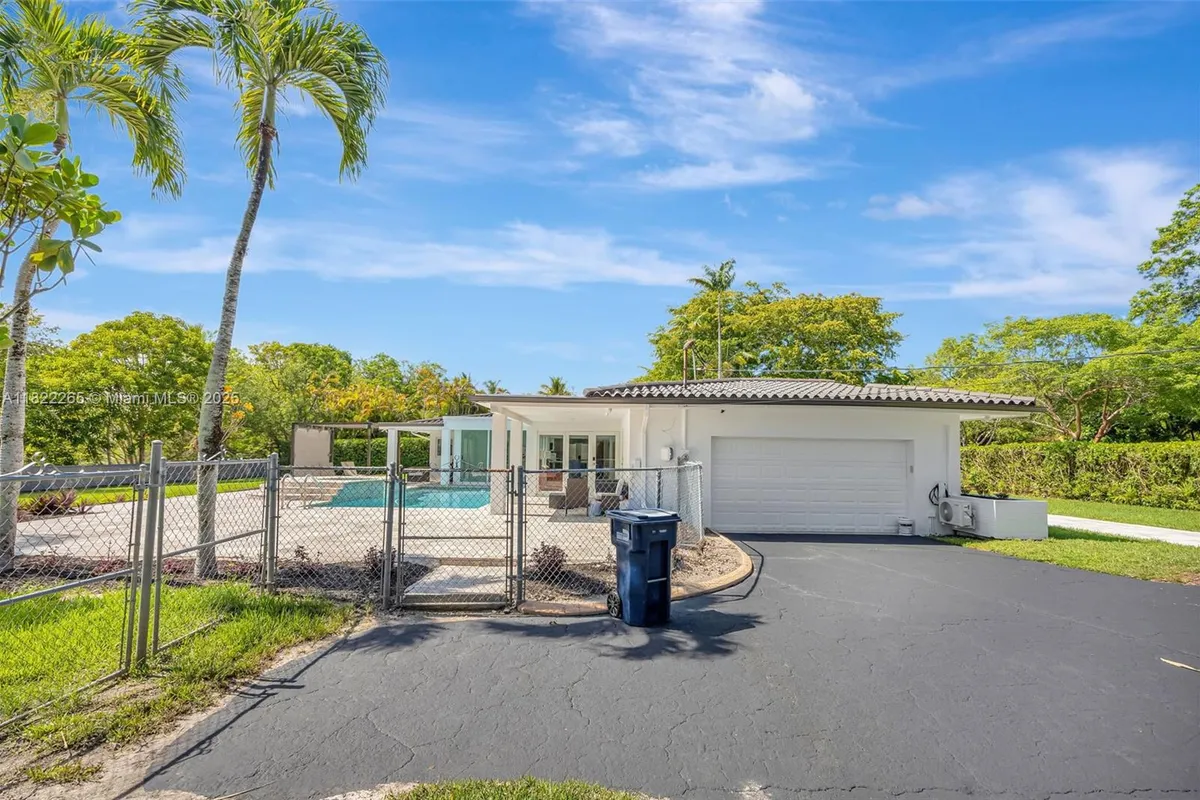 11230 SW 69th Ct, Pinecrest FL 33156