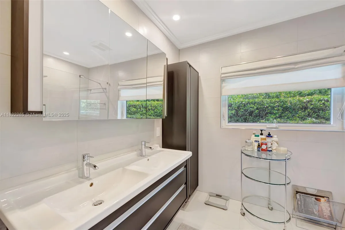 11230 SW 69th Ct, Pinecrest FL 33156