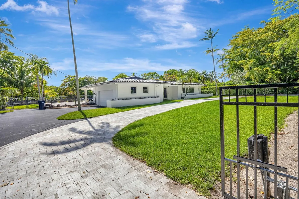 11230 SW 69th Ct, Pinecrest FL 33156