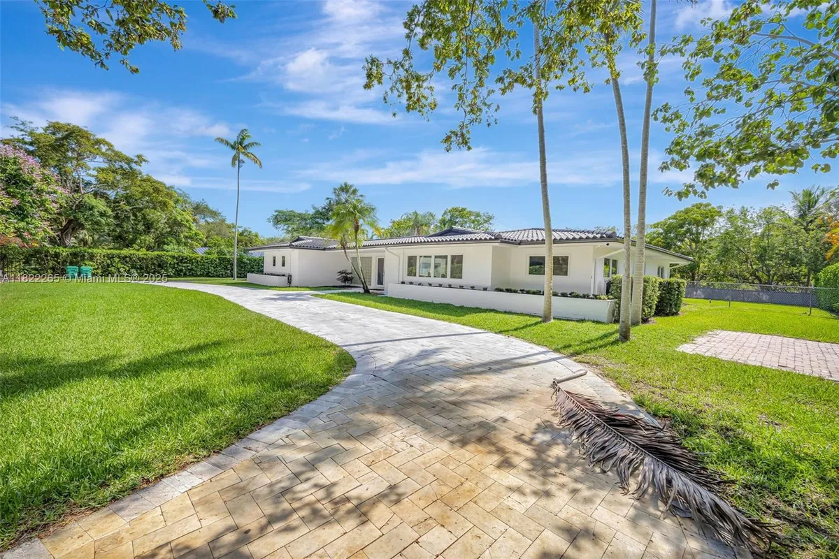 11230 SW 69th Ct, Pinecrest FL 33156