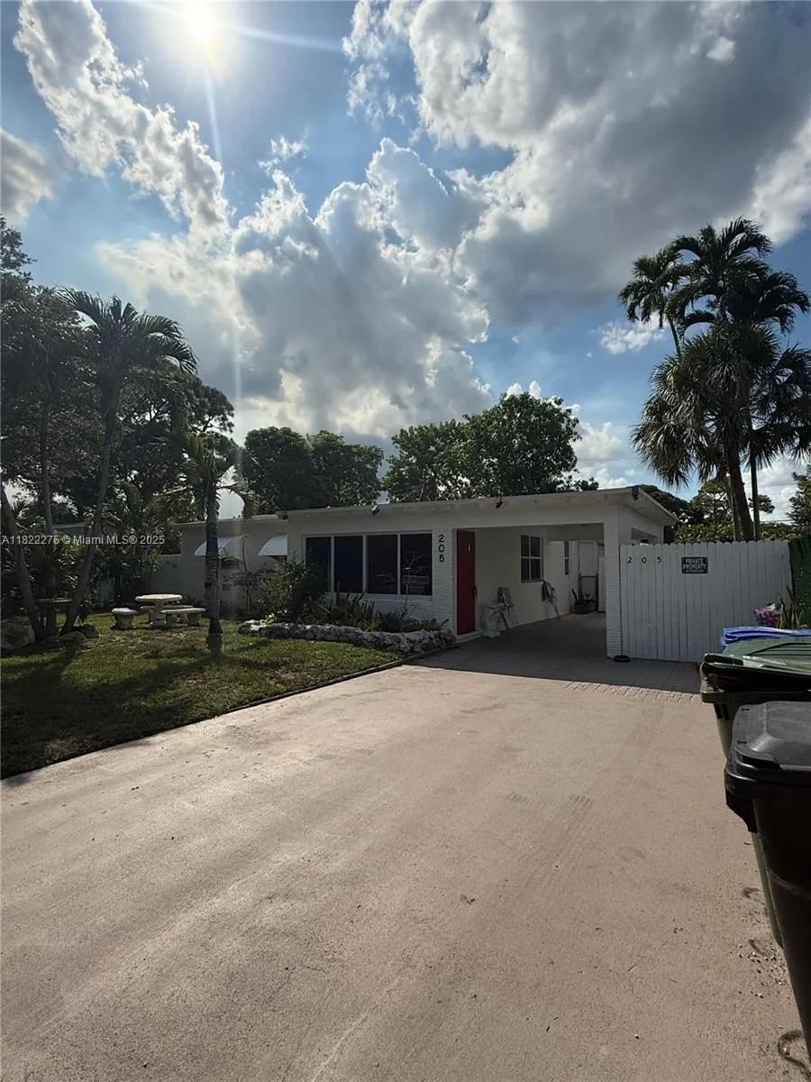 205 SW 21st Way, Fort Lauderdale FL 33312