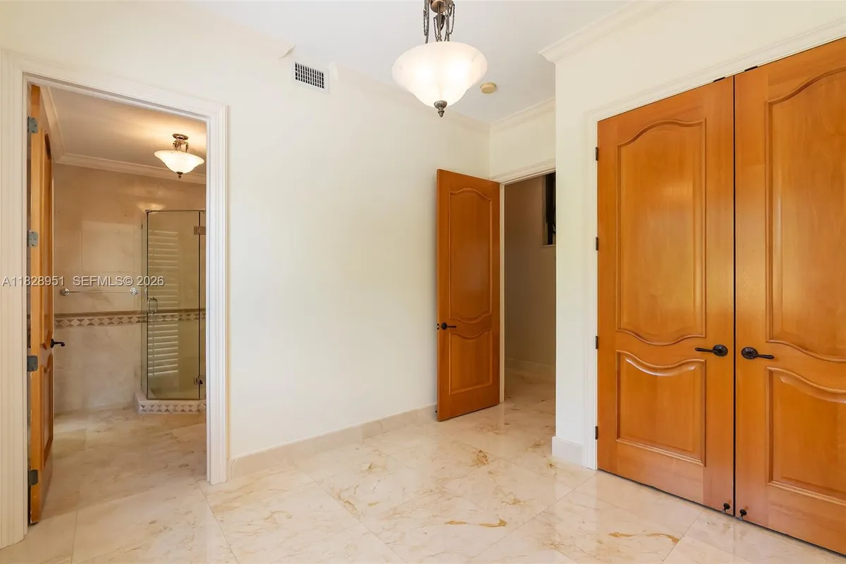 10851 SW 63rd Ave, Pinecrest FL 33156