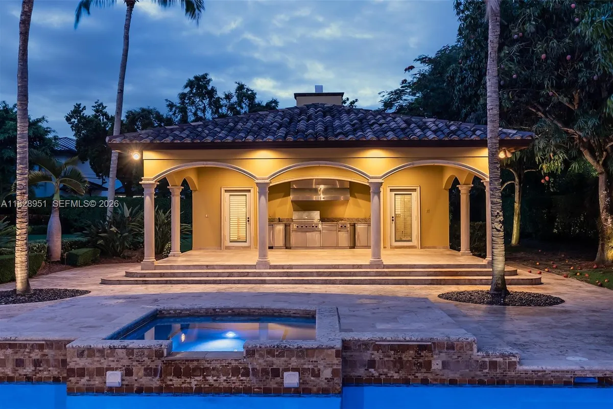 10851 SW 63rd Ave, Pinecrest FL 33156