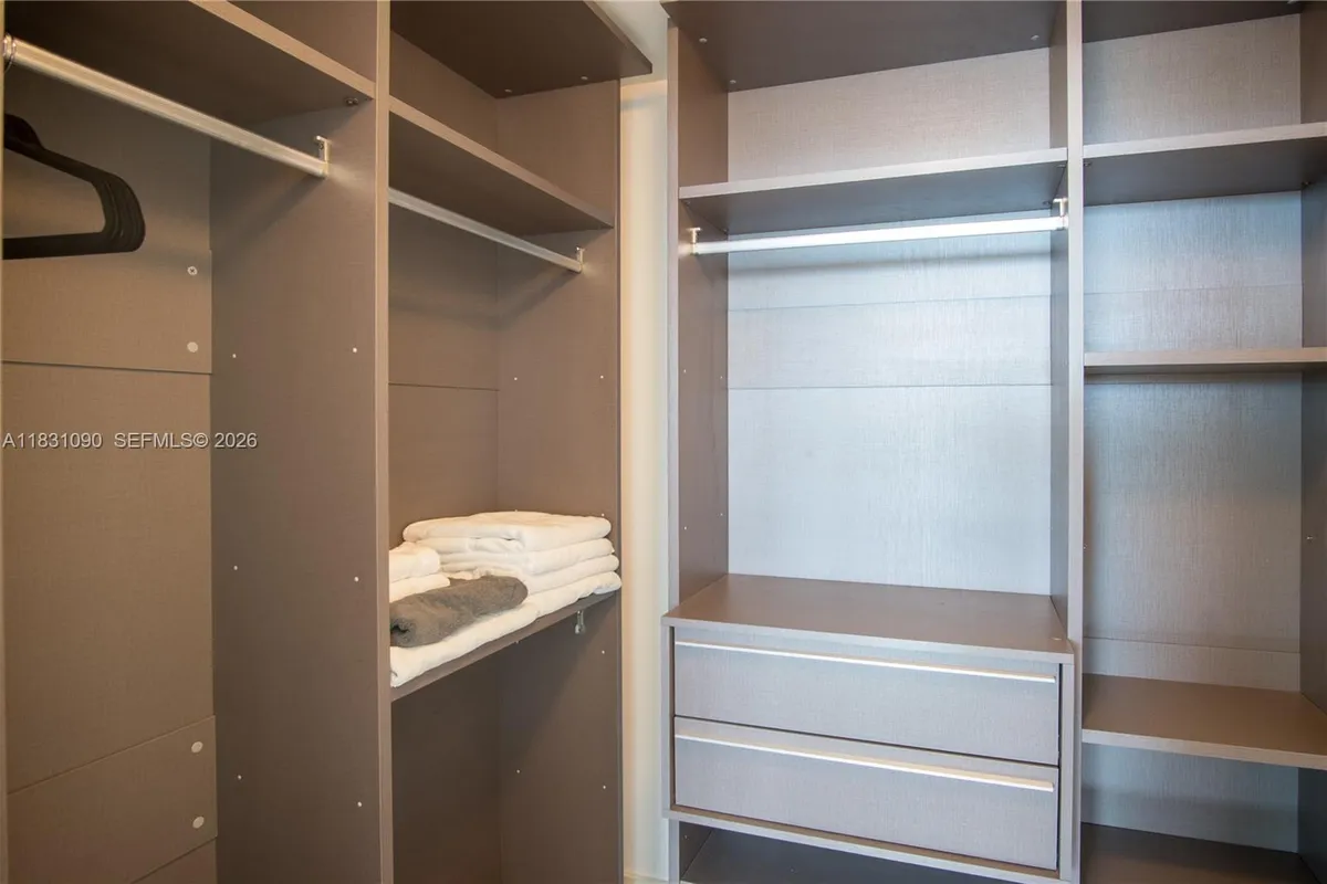 460 NE 28th St # 805, Miami FL 33137