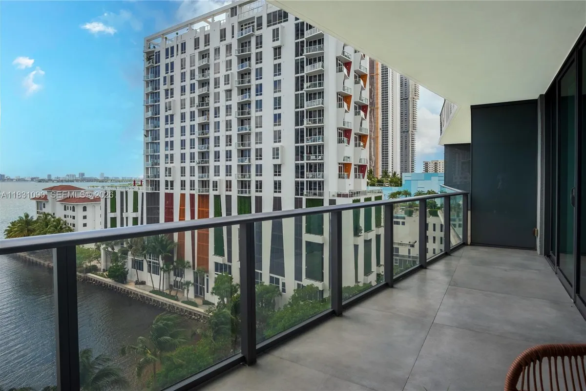 460 NE 28th St # 805, Miami FL 33137