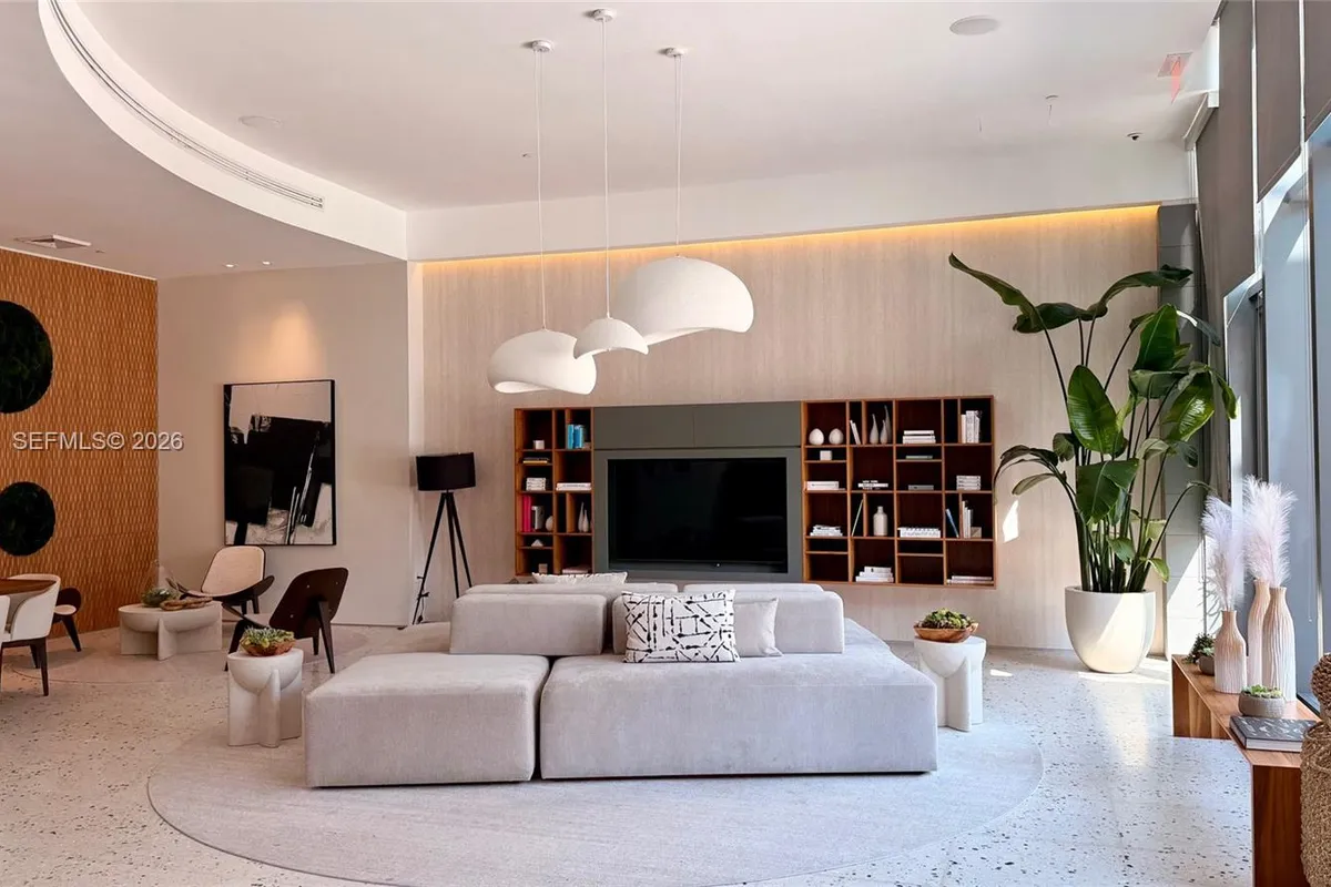 460 NE 28th St # 805, Miami FL 33137