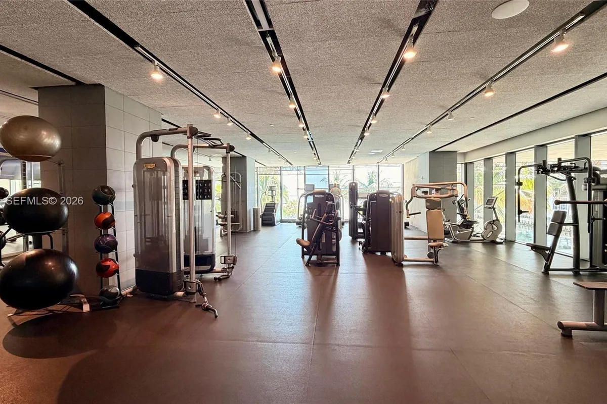 460 NE 28th St # 805, Miami FL 33137