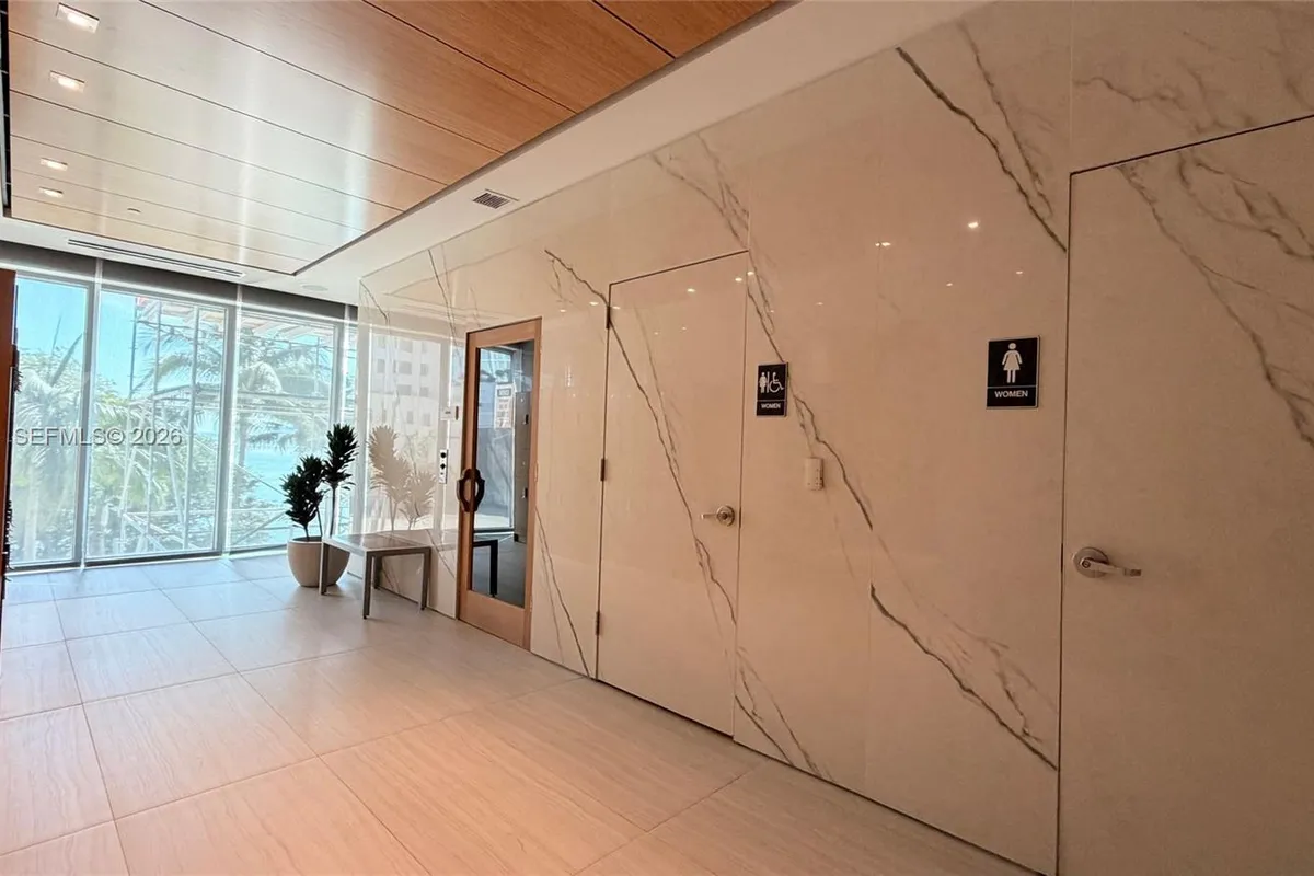 460 NE 28th St # 805, Miami FL 33137