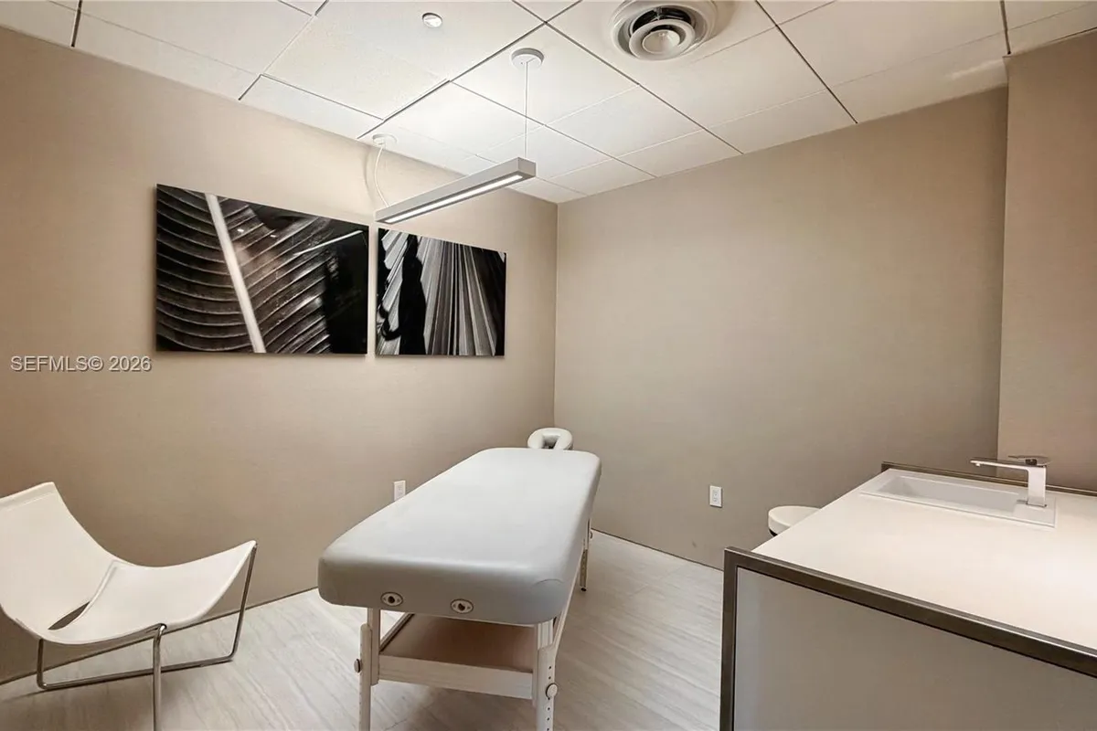 460 NE 28th St # 805, Miami FL 33137