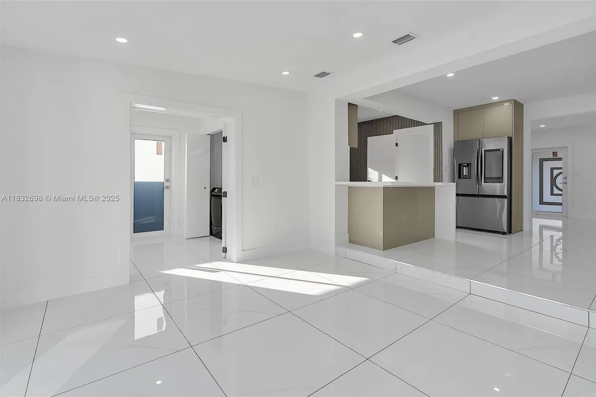 6540 SW 25th St, Miami FL 33155