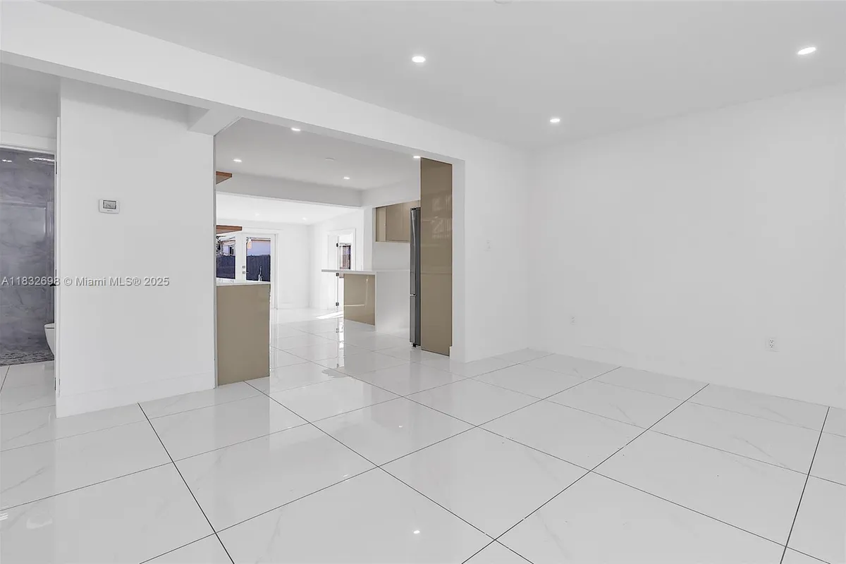 6540 SW 25th St, Miami FL 33155