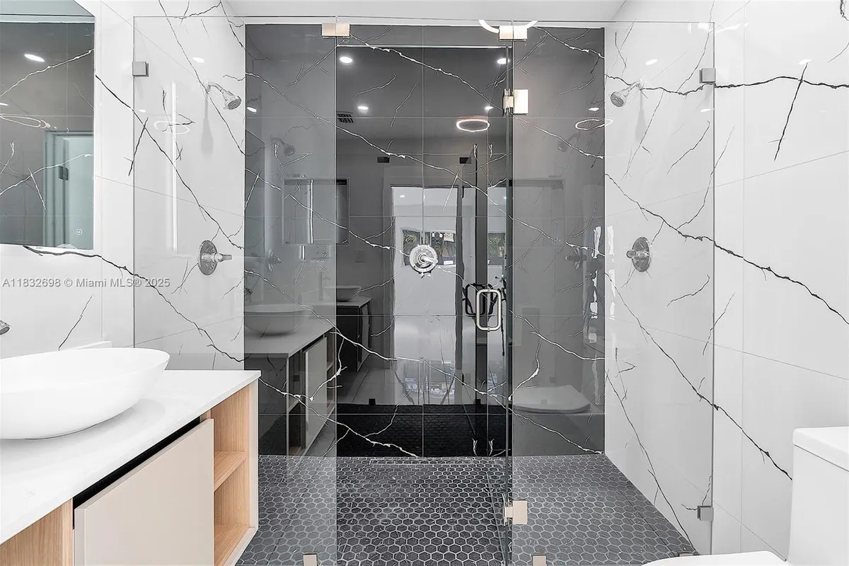 6540 SW 25th St, Miami FL 33155