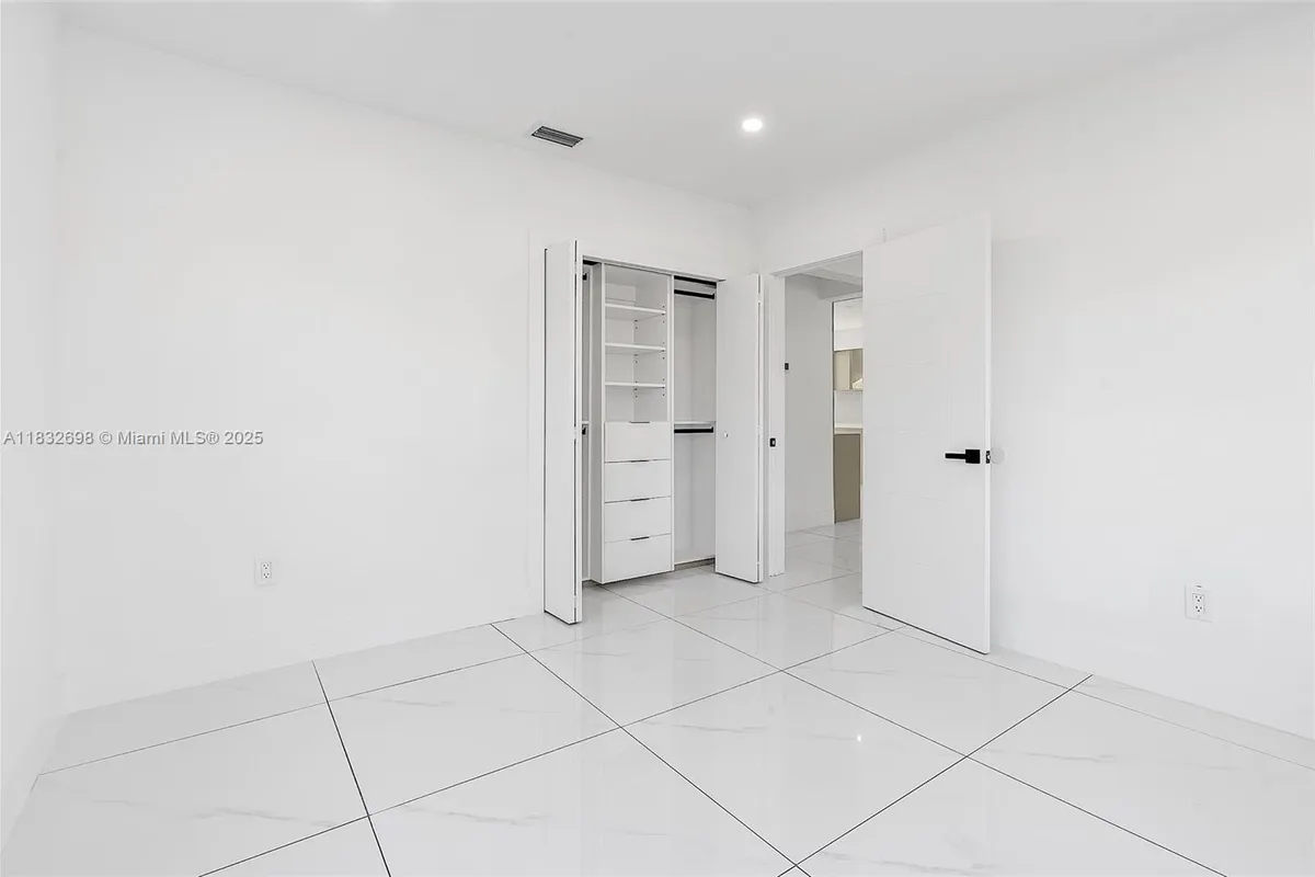 6540 SW 25th St, Miami FL 33155