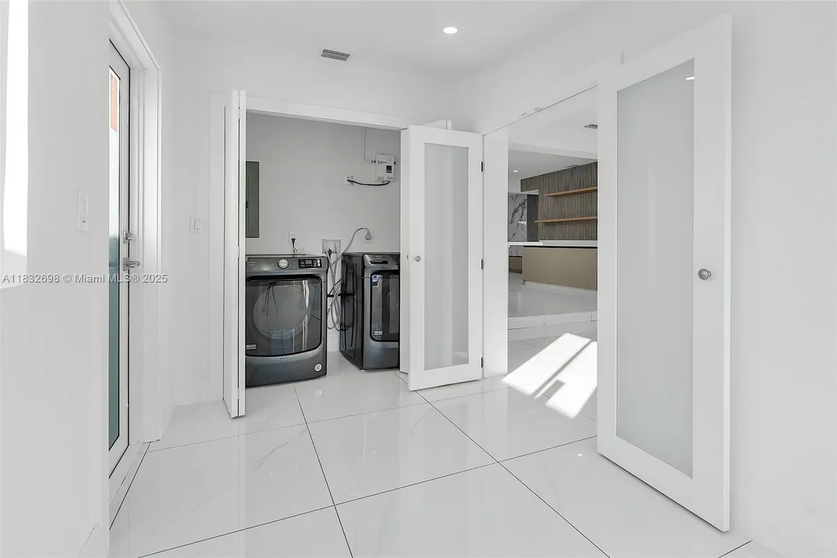 6540 SW 25th St, Miami FL 33155