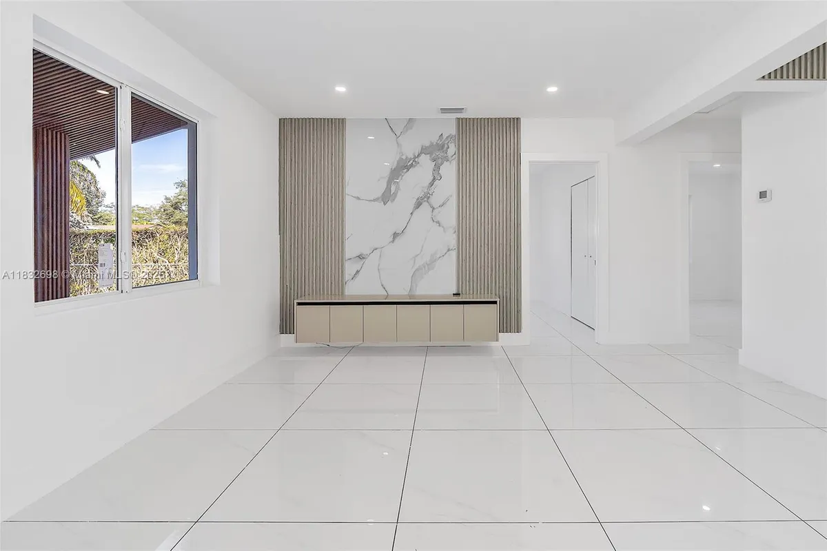 6540 SW 25th St, Miami FL 33155