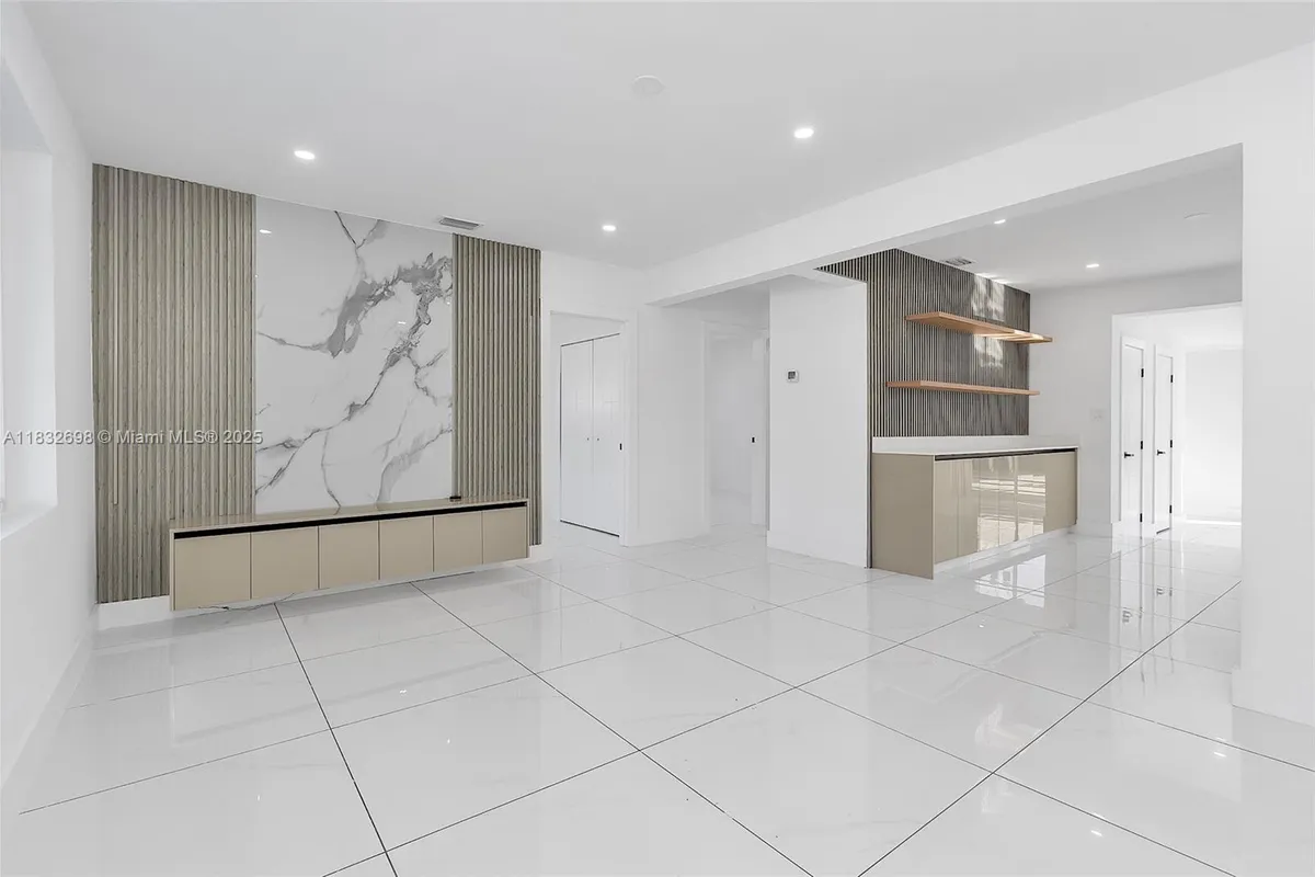 6540 SW 25th St, Miami FL 33155