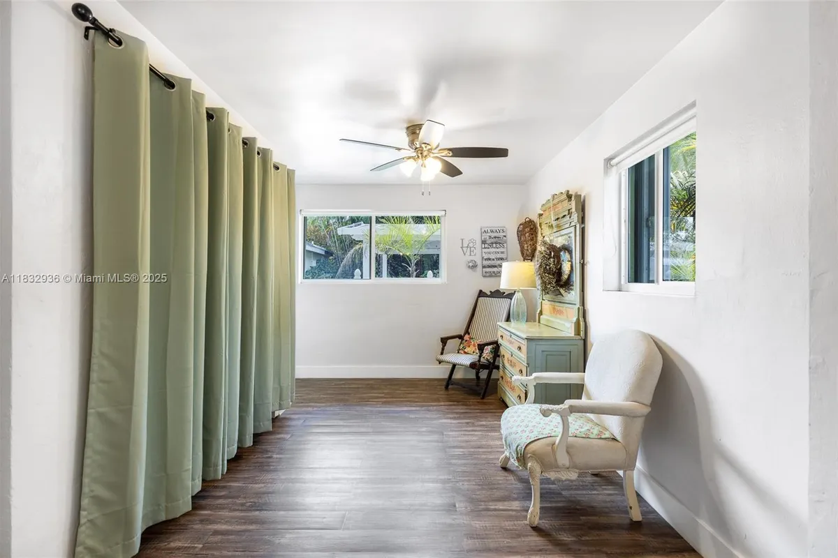 19521 SW 128th Ct, Miami FL 33177